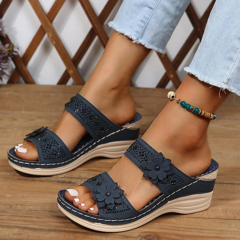 Hermosa Beach - Sandalias de cuña con estampado floral - foto 8